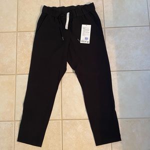 Lululemon on the fly 7/8 pant woven black